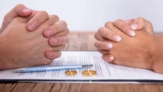 పెళ్లైన 58 సంవత్సరాలకు హైకోర్టు మెట్లెక్కిన వృద్ధ దంపతులు.. ఎందుకో తెలుసా..?