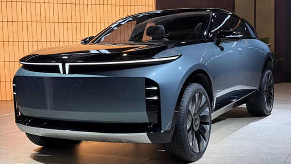 Electric Car: పవర్ఫుల్ ఎలక్ట్రిక్ కారు.. ఒక్కసారి ఛార్జింగ్తో 500 కిలోమీటర్ల రేంజ్!