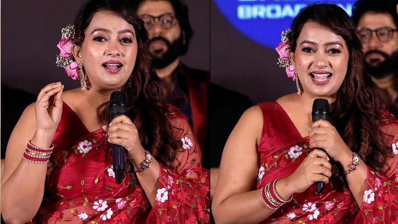  తాజాగా ఆమె ఓ సినిమా ప్రమోషన్లలో భాగంగా మాట్లాడుతూ సంచలన కామెంట్స్ చేసింది.   ఆడవాళ్లకు సినిమా ఇండస్ట్రీలో చాలా రకాల ఒత్తిడులు ఉంటాయని పేర్కొంది.  
