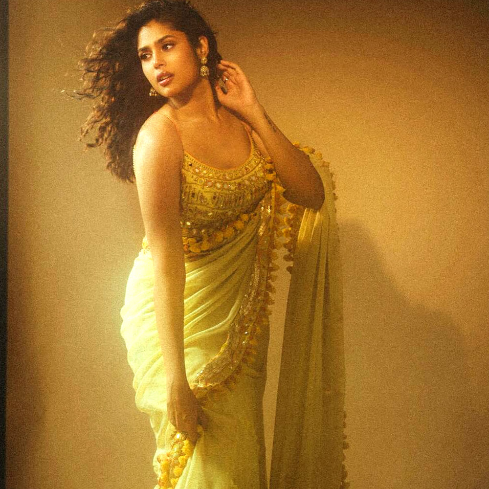 అవకాశాలు అయితే వచ్చాయి కానీ హిట్స్ మాత్రం పడలేదు. చేసిన సినిమాలన్నీ బాక్సాఫీస్ దగ్గర బోల్తా కొట్టాయి. ఆ మధ్య శ్రీ సింహతో కలిసి నటించిన మత్తువదలరా 2 సినిమా ఒక్కటి కాస్త పర్లేదు అనిపించుకుంది. కానీ ఆతర్వాత అన్ని ఫ్లాప్ అయ్యాయి. 