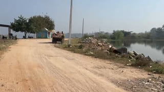 చెప్పు.. ఎంత పనిచేసింది.. డ్రైవరన్నలూ జర భద్రం.. ఆ ఒక్క పొరపాటుతో రెండు ప్రాణాలు..