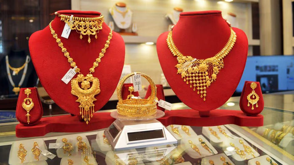 Gold Prices Today: కుప్పకూలిన బంగారం ధరలు.. ఒకేరోజు భారీగా పతనం.. గంటల వ్యవధిలోనే డౌన్