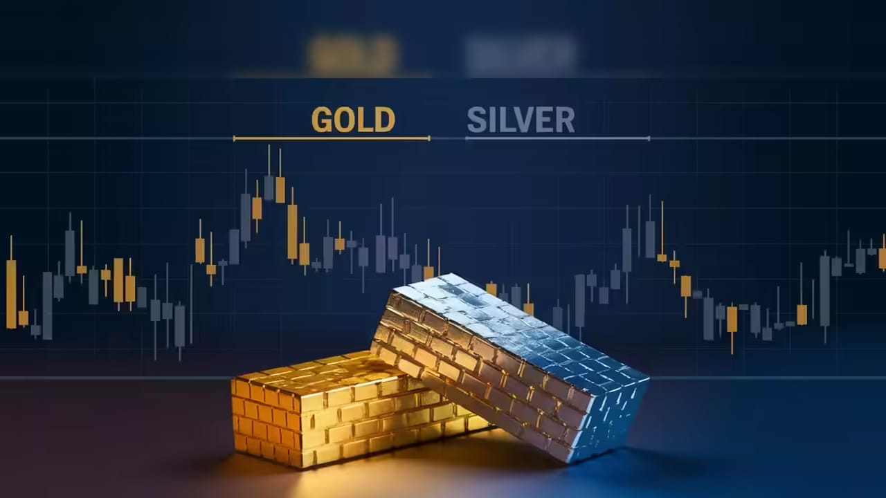 ప్రస్తుతం హైదరాబాద్‌లో 10 గ్రాముల 24 క్యారెట్ల స్వచ్చమైన మేలిమి బంగారం రూ.1,54,420 వద్ద కొనసాగుతోంది. నిన్న రూ.1,59,440గా ఉండగా.. బుధవారంతో పోలిస్తే ధర రూ.5020 తగ్గింది. ఇక 22 క్యారెట్ల ధర రూ.1,41,550గా ఇప్పుడు ఉంది. నిన్న  ఇది రూ.1,46,150గా ఉండగా.. రూ.4600 తగ్గింది.
