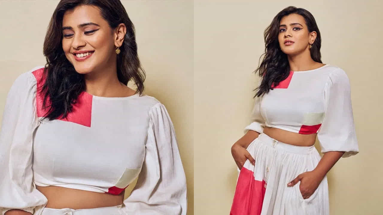 ఇక దీంతో అదృష్టం కలిసి వచ్చింది. ఈ మూవీ తర్వాత ఎక్కడికి పోతావు చిన్నవాడా, నాన్న నేను నా బాయ్ ఫ్రెండ్స్, ఏంజిల్ ,24 కిసెస్, ఓదెలా, ఓదెలా 2, ఇలా చాలా సినిమాల్లో నటించి మెప్పించింది.