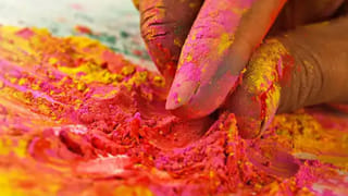 నాన్న, అంకుల్ దుబాయ్‌ వెళ్లారు..ఎలా ఉన్నారో ఏమో?