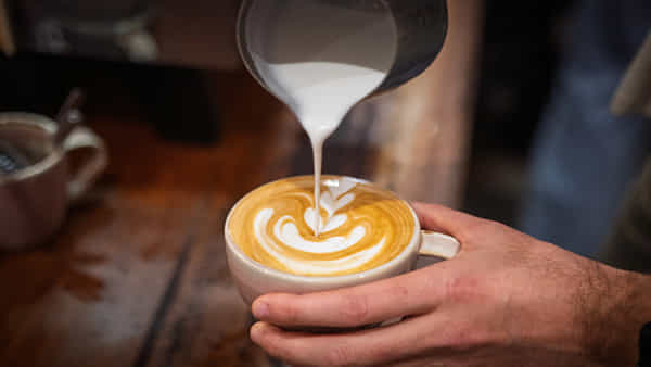 Coffee: అసలు రోజుకు ఎన్ని కప్పుల కాఫీ తాగాలి? ఎక్కువైతే ఏం జరుగుతుంది..