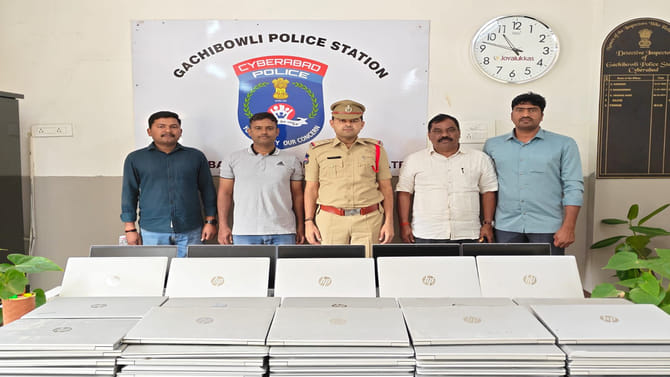 హైదరాబాద్ HCUలో భారీ దొంగతనం బట్టబయలు..60 ల్యాప్‌టాప్‌లు స్వాధీనం