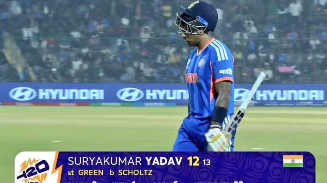 నమీబియాతో జరిగిన మ్యాచ్లో సూర్యకుమార్ యాదవ్ 12 పరుగులకే ఔటయ్యాడు. కానీ, గత మ్యాచ్లో అతను అజేయంగా 84 పరుగులు చేసి టీమిండియాను విజయపథంలో నడిపించాడు. అమెరికాతో జరిగిన మ్యాచ్లో టీమిండియా కష్టాల్లో ఉన్నప్పుడు, సూర్య అద్భుత ఇన్నింగ్స్ ఆడి జట్టును మంచి స్కోరుకు తీసుకెళ్లాడు. భారత కెప్టెన్కు ప్లేయర్ ఆఫ్ ది మ్యాచ్ అవార్డు కూడా లభించింది.
