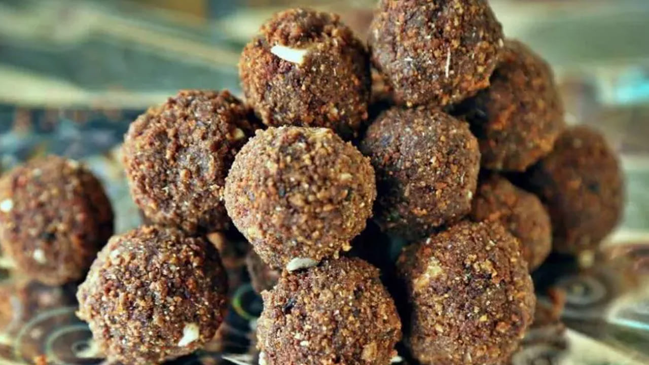 ఆదివాసీల అమృతం.. ఇప్పపువ్వు లడ్డూ ఇంట్లో ఎలా చేయాలంటే? ఆదివాసీల అమృతం.. ఇప్పపువ్వు లడ్డూ ఇంట్లో ఎలా చేయాలంటే?