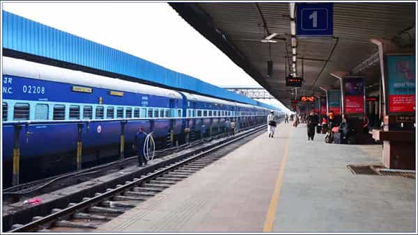 Indian Railways: పెళ్లిళ్లు, టూర్ల కోసం మొత్తం రైలు లేదా కోచ్లను బుక్ చేసుకోవచ్చా? ఎలా?