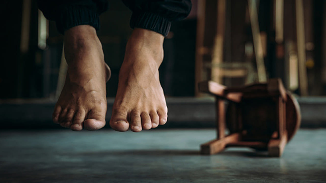 గర్ల్‌ ఫ్రెండ్‌కి వీడియో కాల్‌ చేసి.. లైవ్‌లో ఐటీఐ విద్యార్థి సూసైడ్!