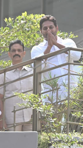 YS Jagan: చెన్నైలో జగన్.. వెల్లువెత్తిన అభిమానులు