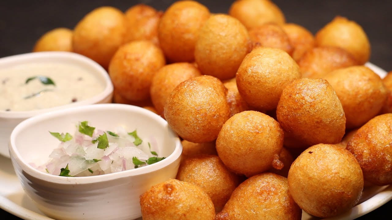 అయితే తారక్ అమెరికన్ టీవీ ఛానల్‌కు ఇచ్చిన ఓ ఇంటర్వ్యూలో తనకు హైదరాబాద్ స్పెషల్ పునుగులంటే చాలా ఇష్టమని వెల్లడించారంట. ముఖ్యంగా ఆయన మాట్లాడుతూ.. పునుగులను అల్లం, పల్లీల చట్నీతో తింటే ఆ టేస్ట్ అదిరి పోతుందని చెప్పుకొచ్చాడంట.