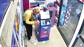 ఏటీఎం చోరీకి వచ్చి అడ్డంగా బుక్కైన దొంగ.. అతను ఎవరో తెలిసి..