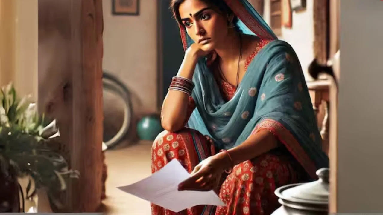 
పాత కాగితాలు.. 
పాత కాగితాలు, బిల్లులు, పత్రాలు మొదలైన వాటిని కూడా వంటగదిలో నిల్వ చేయకూడదు. అలా చేయడం వల్ల అశుద్ధ శక్తి ప్రవాహం వేగంగా పెరుగుతుంది. కాబట్టి ఈ వస్తువులను వంటగదిలో ఉంచకుండా ఉండండి.
