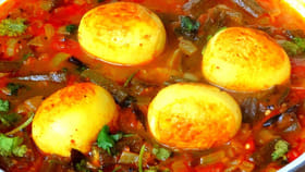 బెండకాయ కోడిగుడ్డు పులుసు.. ఇలా వండి తింటే గిన్నె కూడా వదలరు