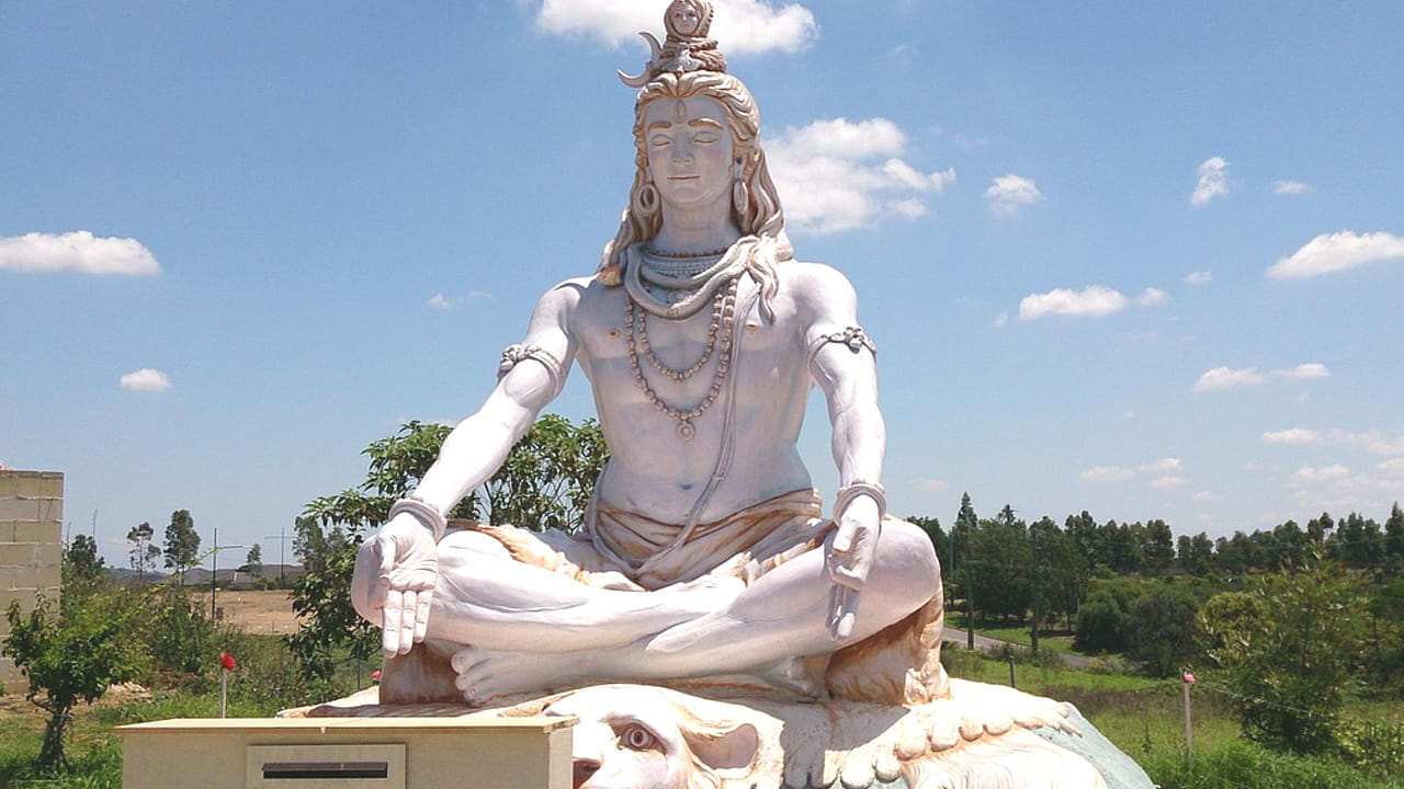 అదే రోజున మూడు శక్తివంతమైన రాజయోగాలు ఏర్పడనున్నాయి. చతుర్గ్రహి, బుధాదిత్య,  సర్వార్థ సిద్ధి వంటి యోగాలు 3 రాశులకు భారీ ప్రయోజనాలను అందించనున్నాయి. దీనితో మూడు రాశుల వారి జాతకం మొత్తం మారనుంది.  