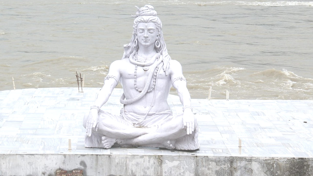 రాత్రి సమయంలో తిథి  వస్తే, ఆ రోజును మహా శివరాత్రిగా చెబుతారు, ఇక తర్వాత రోజులో ఇది కలిసిపోవడం వల్ల పండుగ రోజు మాత్రం  మారదు.