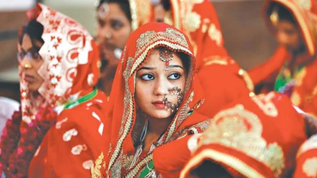 ఆగస్టు..
ఆగస్టులో జన్మించిన మహిళలు సమతుల్యత, సామరస్యానికి పెద్ద ప్రాధాన్యత ఇస్తారు. వారు ఇన్హార్మోనియస్, సమతుల్యమైన కుటుంబాన్ని సృష్టించడానికి ప్రయత్నిస్తారు. న్యాయముగా ఉండటం, సానుకూల సంబంధాలను ఉంచడం వారిలో ఒక ప్రధాన లక్షణం.