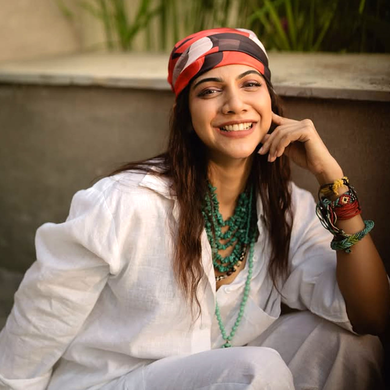 మలయాళ ఇండస్ట్రీ నుంచి టాలీవుడ్ కు ఎంతో మంది అందాల తారలు ఎంట్రీ ఇచ్చారు. వారిలో మడోన్నా సెబాస్టియన్ ఒకరు. అక్కినేని యంగ్ హీరో నాగ చైతన్య నటించిన ప్రేమమ్ సినిమాతో తెలుగు ప్రేక్షకులకు పరిచయం అయ్యింది ఈ వయ్యారి. 