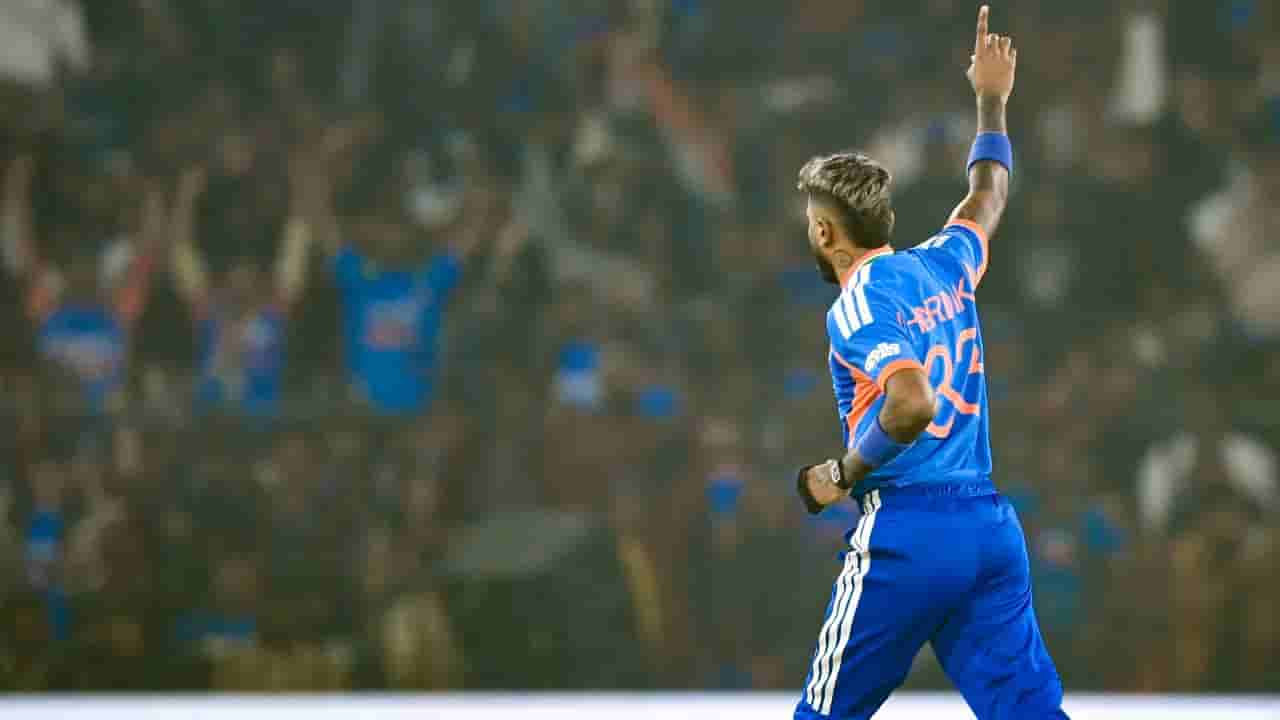 ఒకే ఇన్నింగ్స్లో 4 ఓవర్లు మెయిడెన్లే.. పొట్టి ఫార్మాట్లో డేంజరస్ బౌలర్లు.. బ్యాటర్లకు బడితపూజే..