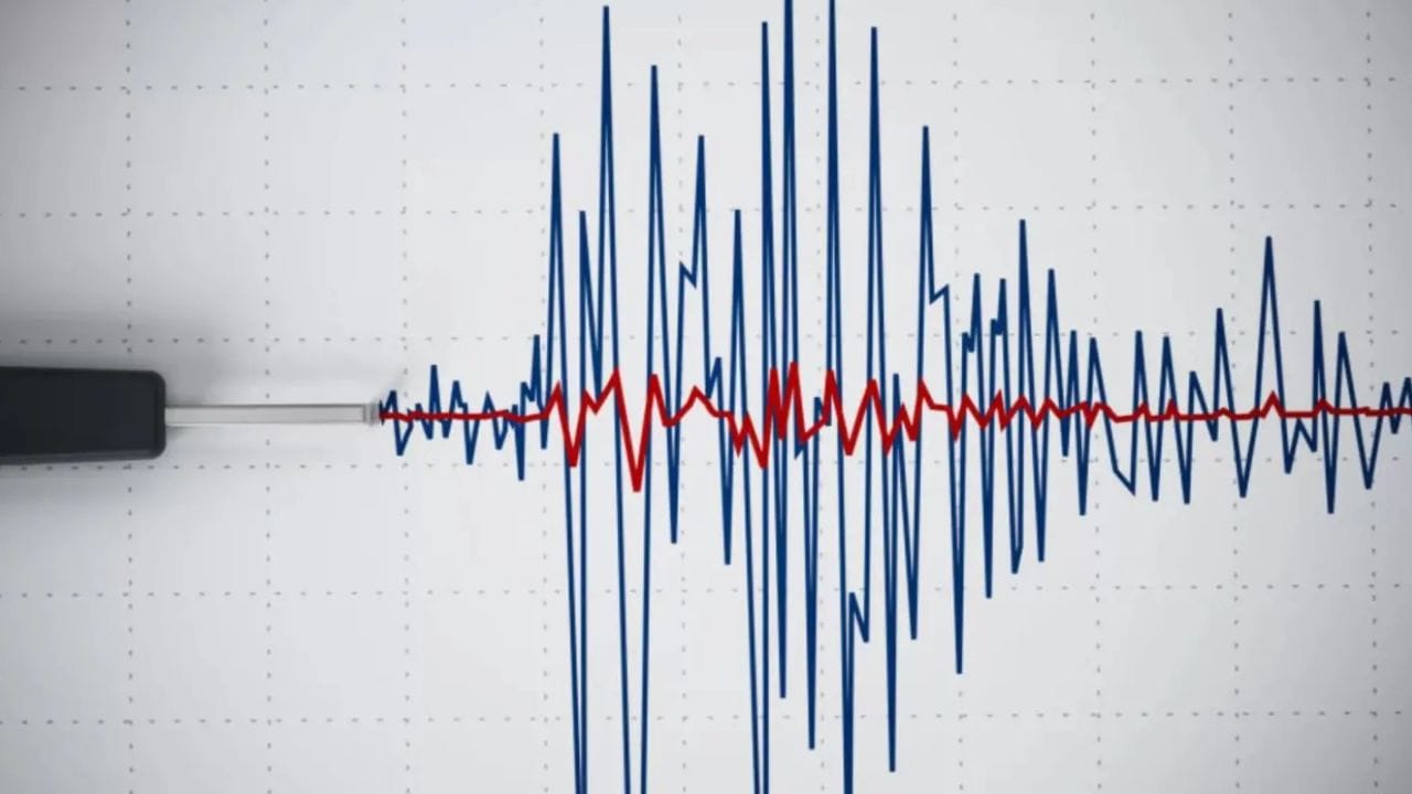 Earthquake: కోల్‌కతాలో భారీ భూకంపం.. ఇళ్లలోంచి బయటకు పరుగులు పెట్టిన జనాలు