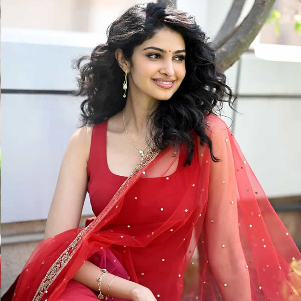 ఈ సినిమాలో తన అందంతో ప్రేక్షకులను కవ్వించింది మానస వారణాసి. తొలి సినిమా ఫ్లాప్ తర్వాత ఇప్పుడు కపుల్ ఫ్రెండ్లీ అనే సినిమాతో ప్రేక్షకుల ముందుకు వచ్చింది. ఈ సినిమా ప్రమోషన్స్ లో జోరుగా పాల్గొని అందరి దృష్టి ఆకర్షిస్తుంది.