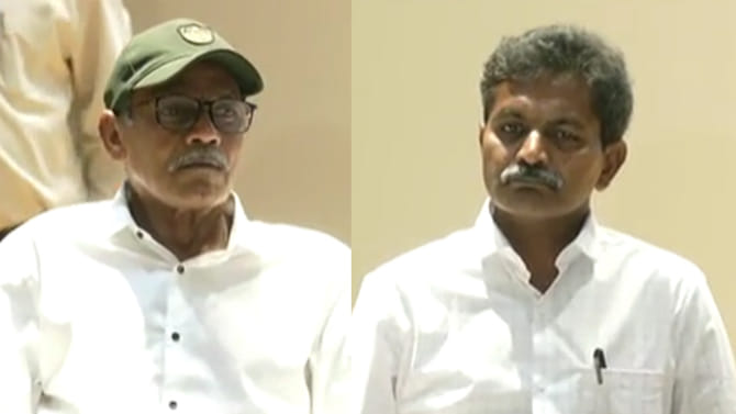 డీజీపీ ఎదుట లొంగిపోయిన మావోయిస్టు అగ్రనేత దేవ్‌జీ ఏమన్నారంటే..