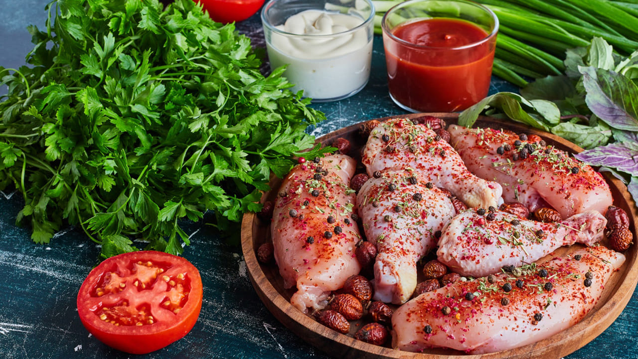 జంతు మాంసం తింటే ఎందుకంత ప్రమాదం : ప్రపంచ ఆరోగ్య సంస్థ చెప్పిన దాని ప్రకారం రోజులో 50 గ్రాముల లోపు మాంసం తీసుకోవాలని, అంతకి మించి తీసుకుంటే ఆరోగ్యానికి చాలా ప్రమాదమని అంటున్నారు. 