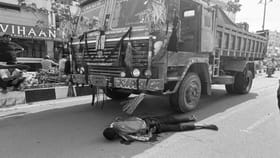 అందరు చూస్తుండగానే విగతజీవిగా మారిన విద్యార్థి..!