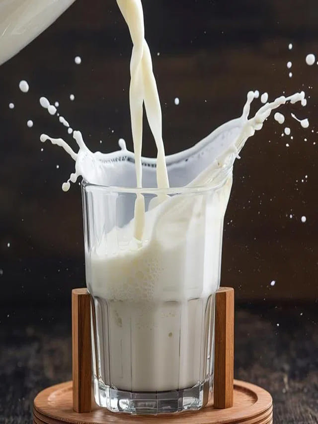 పాలు తాగితే ఒంట్లో కొలెస్ట్రాల్ స్థాయిలు పెరుగుతాయా..?