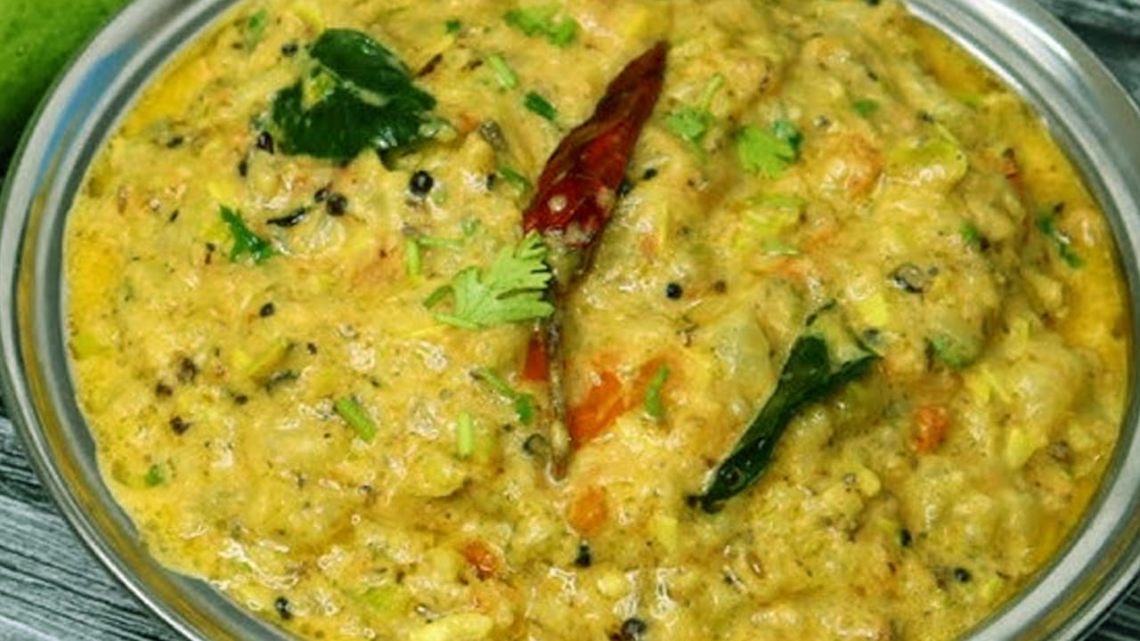 అంతే, వేడి వేడి పచ్చి కూరగాయల రోటి పచ్చడి రెడీ. దీనిని తెలుగు రాష్ట్రాల్లో చాలా మంది ఇష్టంగా తింటారు. వేడి వేడి అన్నంలో  ఈ పచ్చడి కొద్దిగా వేసుకుని తింటే రుచి అద్భుతంగా ఉంటుంది.  
