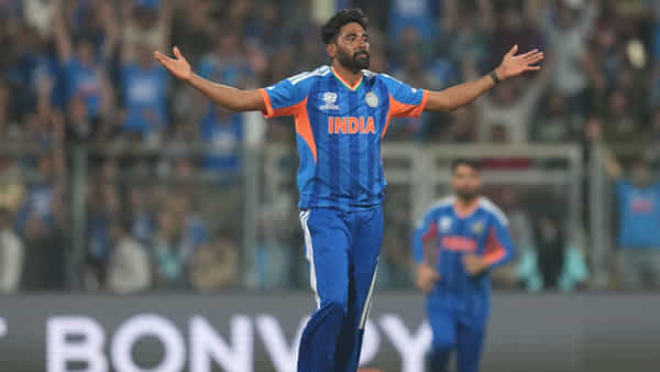 Mohammed Siraj : స్పెయిన్ వెళ్లాలనుకున్నాడు..కానీ ఒక్క కాల్తో సీన్ రివర్స్..వాంఖడేను వణికించిన హైదరాబాదీ నవాబ్