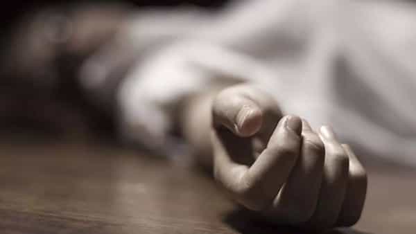 Andhra Crime: అయ్యో.. ఎంత పనిచేశావమ్మా.. ఇద్దరు పిల్లలకు ఉరివేసి.. తల్లి ఆత్మహత్య!