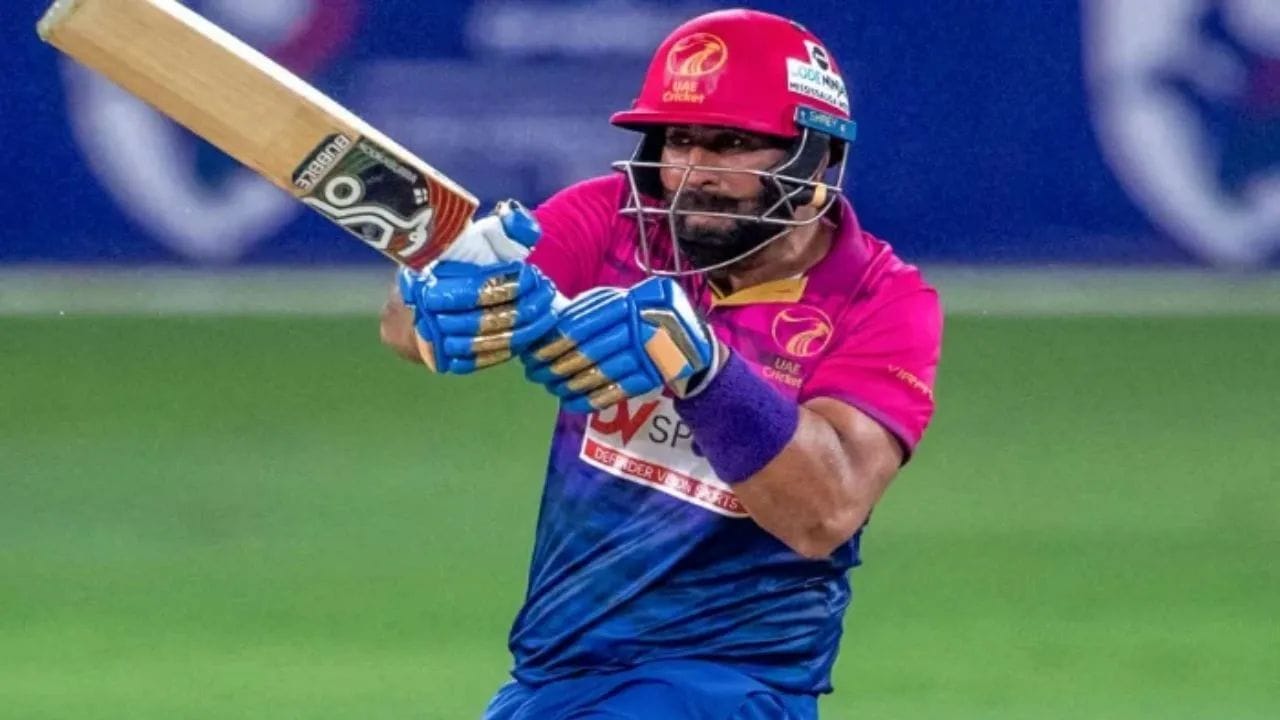 3. ముహమ్మద్ వసీం (UAE): 2024 టోర్నీకి దూరమైన యూఏఈ (UAE), ఈసారి కెప్టెన్, స్టార్ బ్యాటర్ ముహమ్మద్ వసీంపై ఆశలు పెట్టుకుంది. వసీం అత్యంత దూకుడుగా ఆడే వికెట్ కీపర్ బ్యాటర్. ఐర్లాండ్‌పై కేవలం 62 బంతుల్లో 107 పరుగులు చేసి ప్రపంచానికి తన పవర్ ఏంటో చూపించాడు. ఇప్పటివరకు 91 మ్యాచ్‌ల్లో 3,184 పరుగులు చేసిన వసీం, 151కి పైగా స్ట్రైక్ రేట్‌తో పరుగులు సాధిస్తున్నాడు. ఇటీవలి ILT20 లీగ్‌లో కూడా రెండో అత్యధిక రన్ స్కోరర్‌గా నిలిచి ఫామ్ చాటుకున్నాడు.