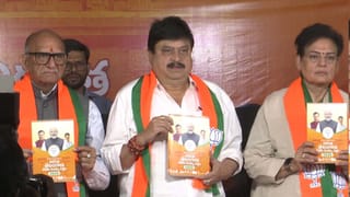 సమ్మక్క సారక్క మీరే దిక్కు.. మేడారం హుండీ కానుకల్లో చిత్ర విచిత్రాలు.. ఆస్తి కోసం ఒకరు.. ప్రేమకోసం మరొకరు..