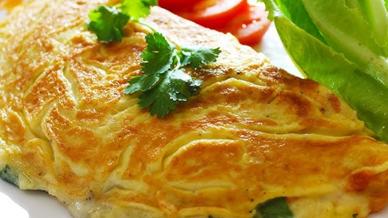 ఇప్పుడు ఈ మిశ్రమంలో ముందుగా ఉడకబెట్టిన మటన్ ముక్కలను వేసి బాగా మిక్స్ అయ్యేలా కలుపుకోవాలి. 