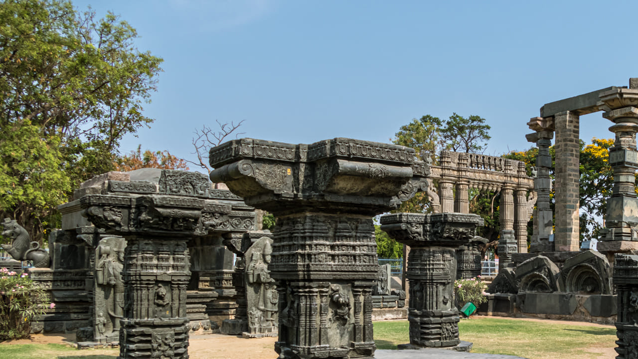 ఇక నమో భారత్ ర్యాపిడ్ రైళ్లల్లో టికెట్ ధర చాలా తక్కువగా ఉంటుంది. అలాగే అనేక సౌకర్యాలు ఉంటాయి. తక్కువ ఖర్చుతో రెండు నగరాల మధ్య వేగంగా ప్రయాణం చేయవచ్చు. సురక్షితమైన ప్రయాణం అందుబాటులోకి వస్తుంది. వీటి వల్ల పారశ్రామిక రంగం కూడా వృద్ది చెందనుంది.
