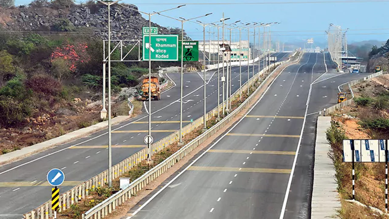 Hitech Highway: తెలుగు రాష్ట్రాల ప్రజలకు గుడ్ న్యూస్.. కొత్త హైటెక్ హైవే ప్రారంభానికి ముహూర్తం...