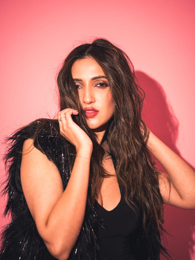 నేహా శెట్టి బ్రేక్ తీసుకుందా..? అమ్మడికి ఆఫర్స్ రావడం లేదా.?