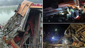 బస్సు నదిలో పడి 18 మంది మృతి..!