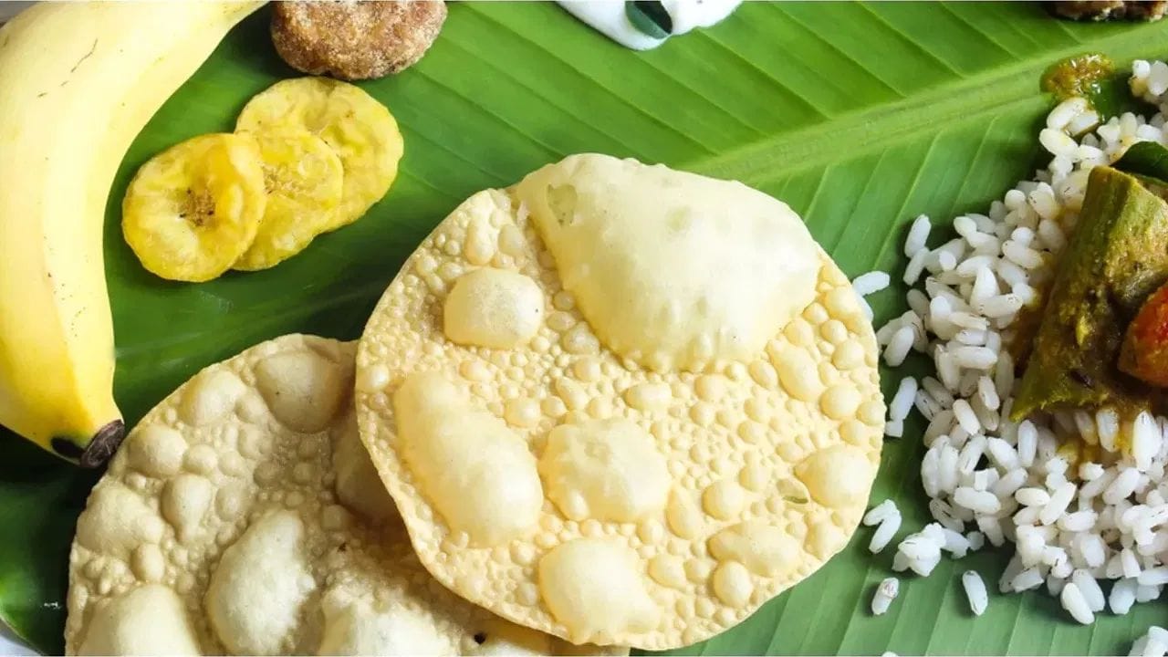 మన భారతీయల్లో చాలా మంది భోజనం చేసేప్పుడు పక్కకు నంచుకోవడానికి వడియాలు, అప్పడాలను ఎక్కవుగా ఉపయోగిస్తారు. పప్పు అన్నం, లేదా సాంబార్తో తినేప్పుడు ఈ అప్పడాల కాంబినేషన్ వేరె లెవల్గా రుచిని అందిస్తుంది. అయిఏ ఈ అప్పడాలు వెయించేందుకు మనం సాధారణంగా అయిల్ను ఉపయోగిస్తాం.