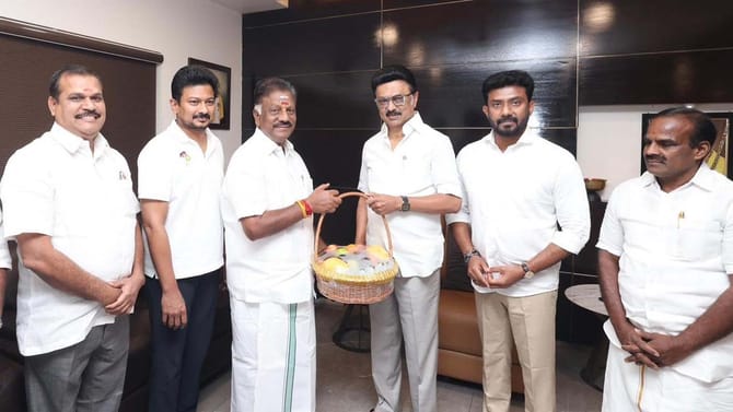 సీఎం స్టాలిన్‌ పాలనకు మద్దతు తెలిపిన ఓపీఎస్‌!