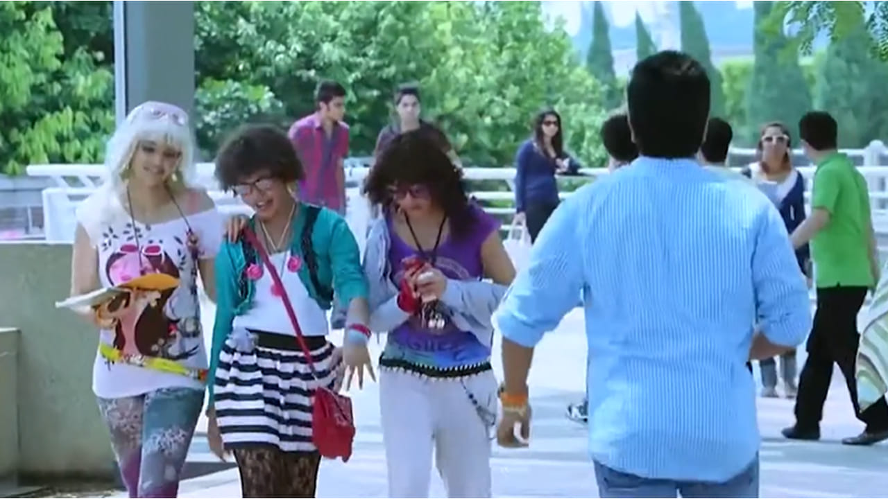 Cinema : 15 ఏళ్ల క్రితం అట్టర్ ఫ్లాప్.. ఇప్పుడు కుర్రాళ్లకు పిచ్చెక్కిస్తోన్న సినిమా.. రీరిలీజ్‏తో బాక్సాఫీస్ షేక్..