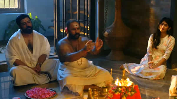 దుమ్మురేపుతున్న దెయ్యం సినిమా..! థియేటర్స్లో రూ. 140కోట్లు.. ఓటీటీలో ట్రెండింగ్..