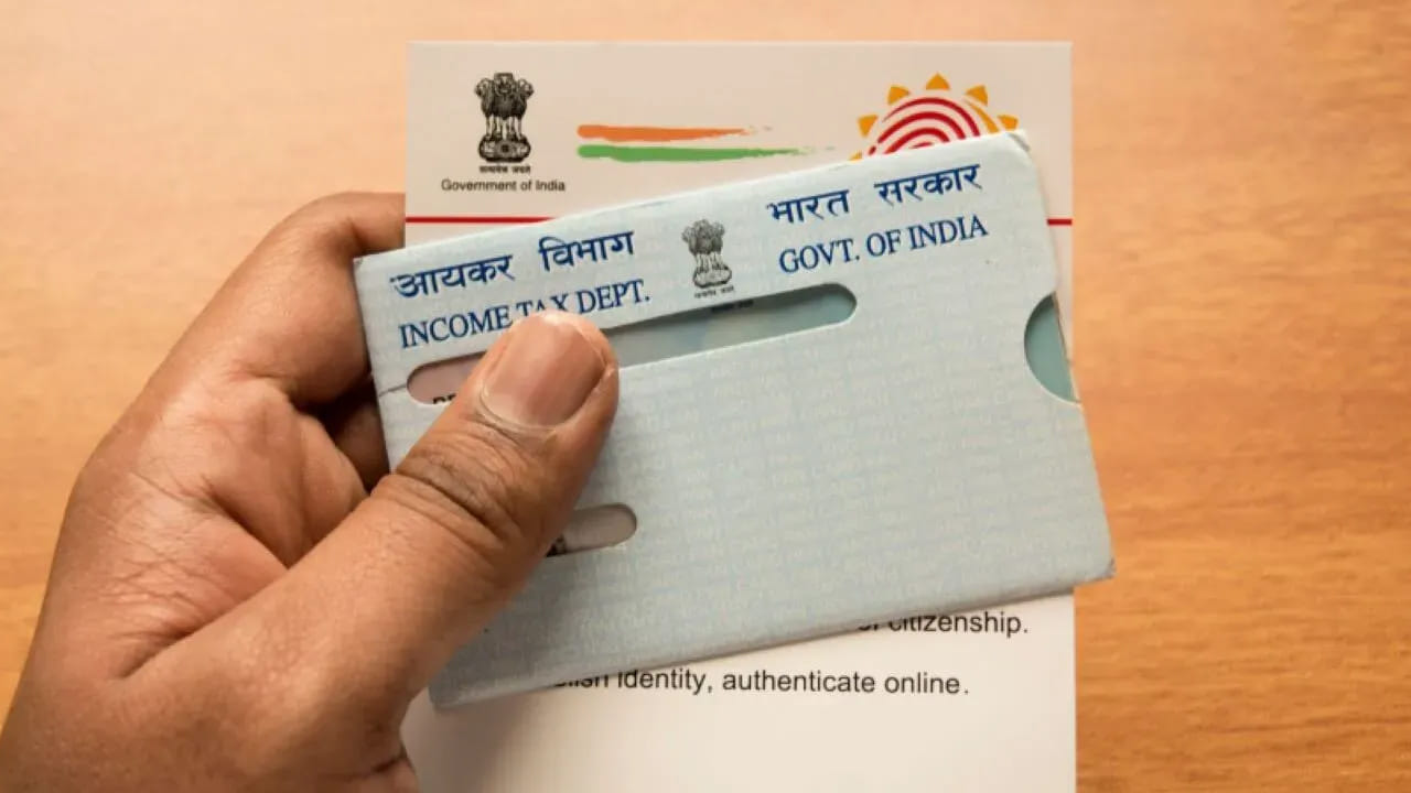 డీటైల్స్ మార్చుకోవడానికి అప్లై చేసుకున్న తర్వాత వెంటనే లింక్ కోసం ప్రయత్నం చేయకూడదు. మీ వివరాలు సిస్టమ్‌లో అప్డేట్ అయ్యాక ప్రయత్నించాల్సి ఉంటుంది. కొంతమంది అప్డేట్ కోసం దరఖాస్తు చేసుకున్న వెంటనే ప్రయత్నిస్తారు. అలాంటప్పుడు మళ్లీ రీజెక్ట్ అవువుతంది.