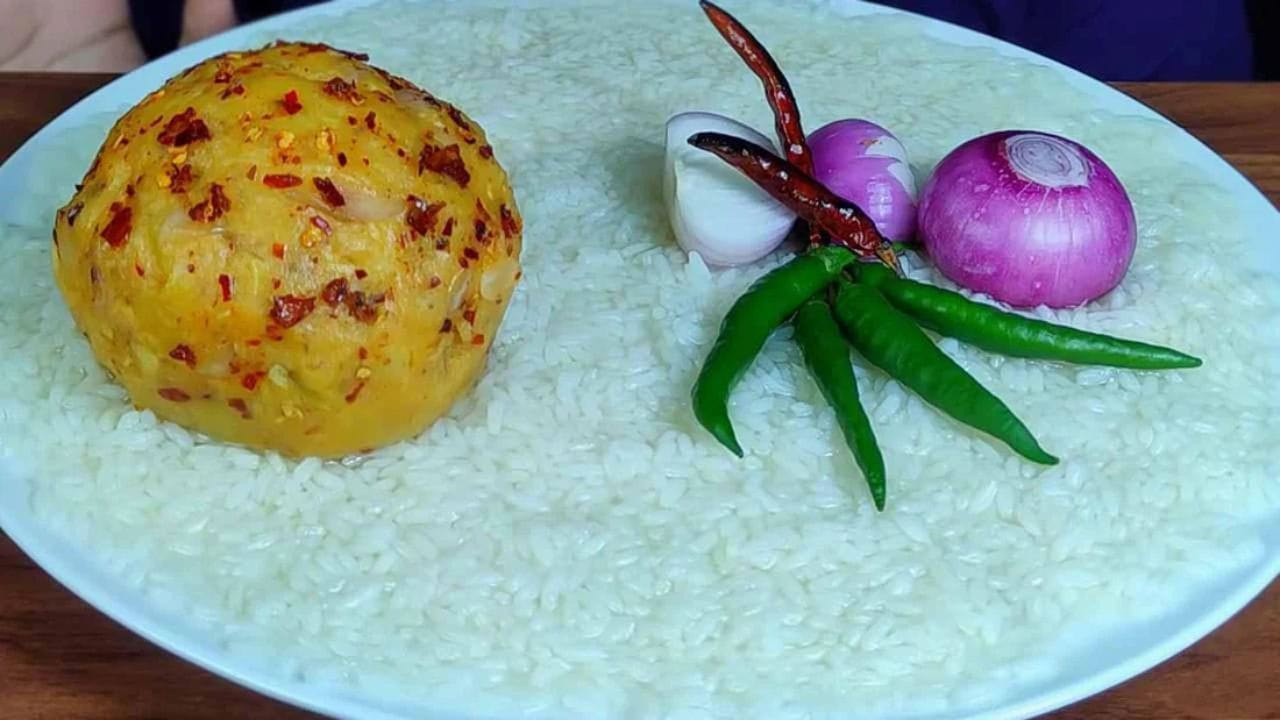 పంటా భట్: బెంగాల్, ఒడిశాలో ప్రాంతాల్లో ప్రసిద్ధి చెందిన పంటా భట్, మిగిలిపోయిన అన్నాన్ని రాత్రంతా నీటిలో పులియబెట్టడం ద్వారా దీనిని తయారు చేస్తారు. ఉదయం, దీనిని పెరుగు, ఉప్పు, పచ్చిమిర్చితో కలిపి తీసుకుంటారు. కొన్నిసార్లు పచ్చి ఉల్లిపాయ లేదా బంగాళాదుంపతో కూడా దీన్ని తింటారు.