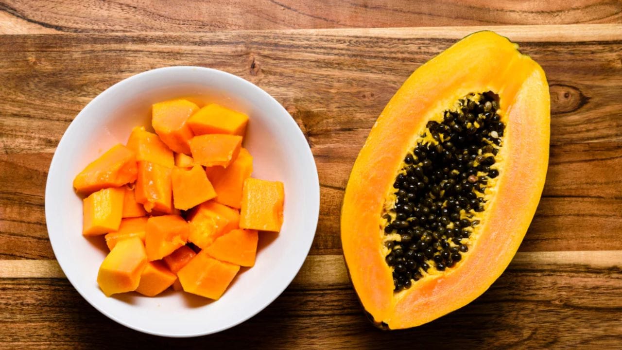 Health Tips: వీరికి  ఈ పండు విషంతో సమానం.. తినే ముందు ఇది పక్కా తెలుసుకోండి!