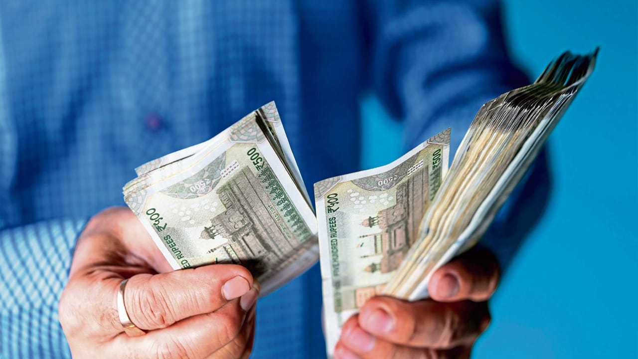 Salary Slip: గ్రాస్ శాలరీ VS నెట్ శాలరీ.. శాలరీ స్లిప్ చూసి షాక్ అవుతున్నారా..? జీతం పొందే ప్రతీఒక్కరూ ఈ విషయాలు తెలుసుకోండి