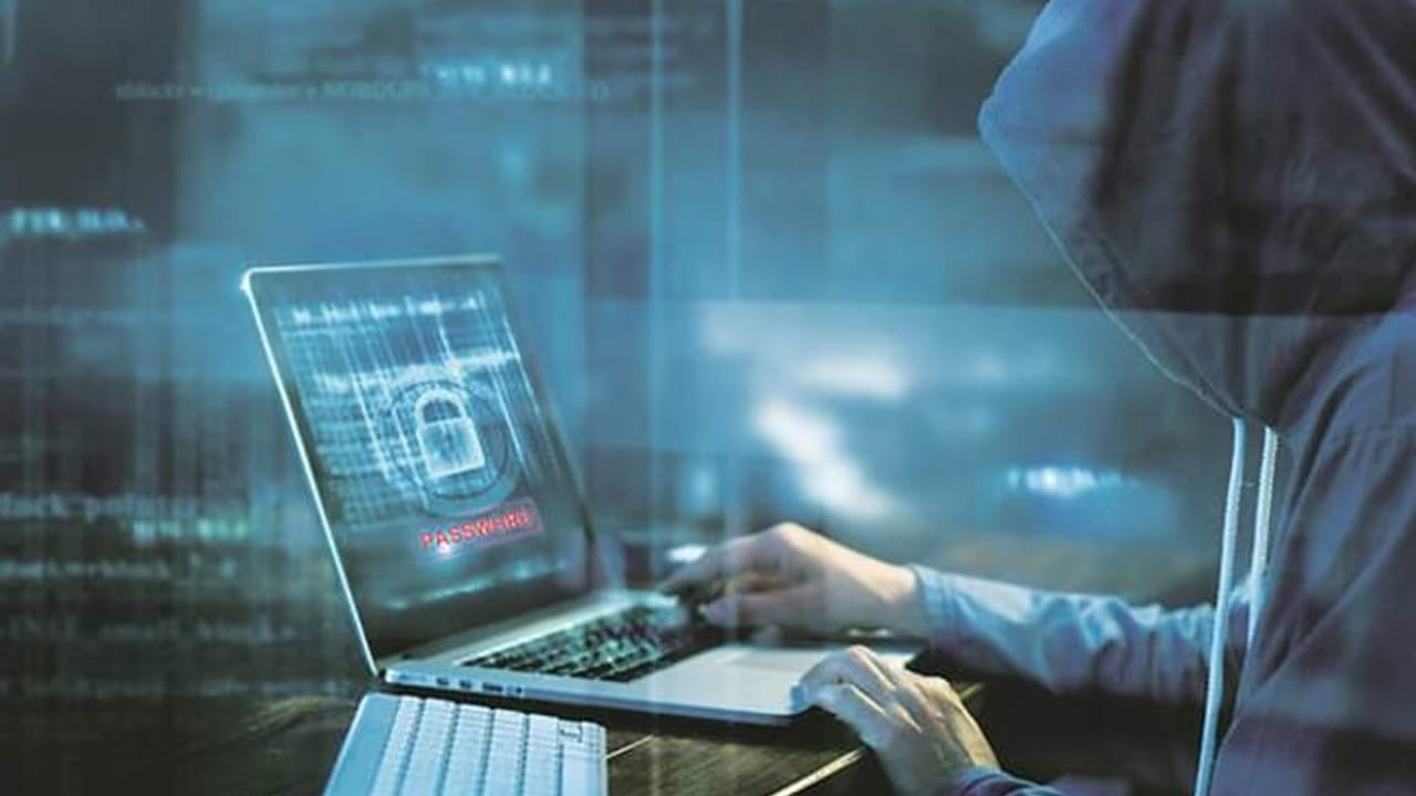 ప్రభుత్వ వాస్తవ తనిఖీ సంస్థ PIB వాస్తవ తనిఖీ సంస్థ, పోస్ట్ ఆఫీస్ అటువంటి లింక్‌లను కలిగి ఉన్న సందేశాలను పంపదని స్పష్టం చేసింది. దీని అర్థం అటువంటి సందేశాలన్నీ పూర్తిగా నకిలీవి. ఆ లింకులను క్లిక్‌ చేసినట్లయితే మీరు మోసపోయే ప్రమాదం ఉంది. అందుకే ఏదైనా తెలియని లింక్‌పై క్లిక్ చేసే ముందు ఒకటికి రెండుసార్లు ఆలోచించండి.